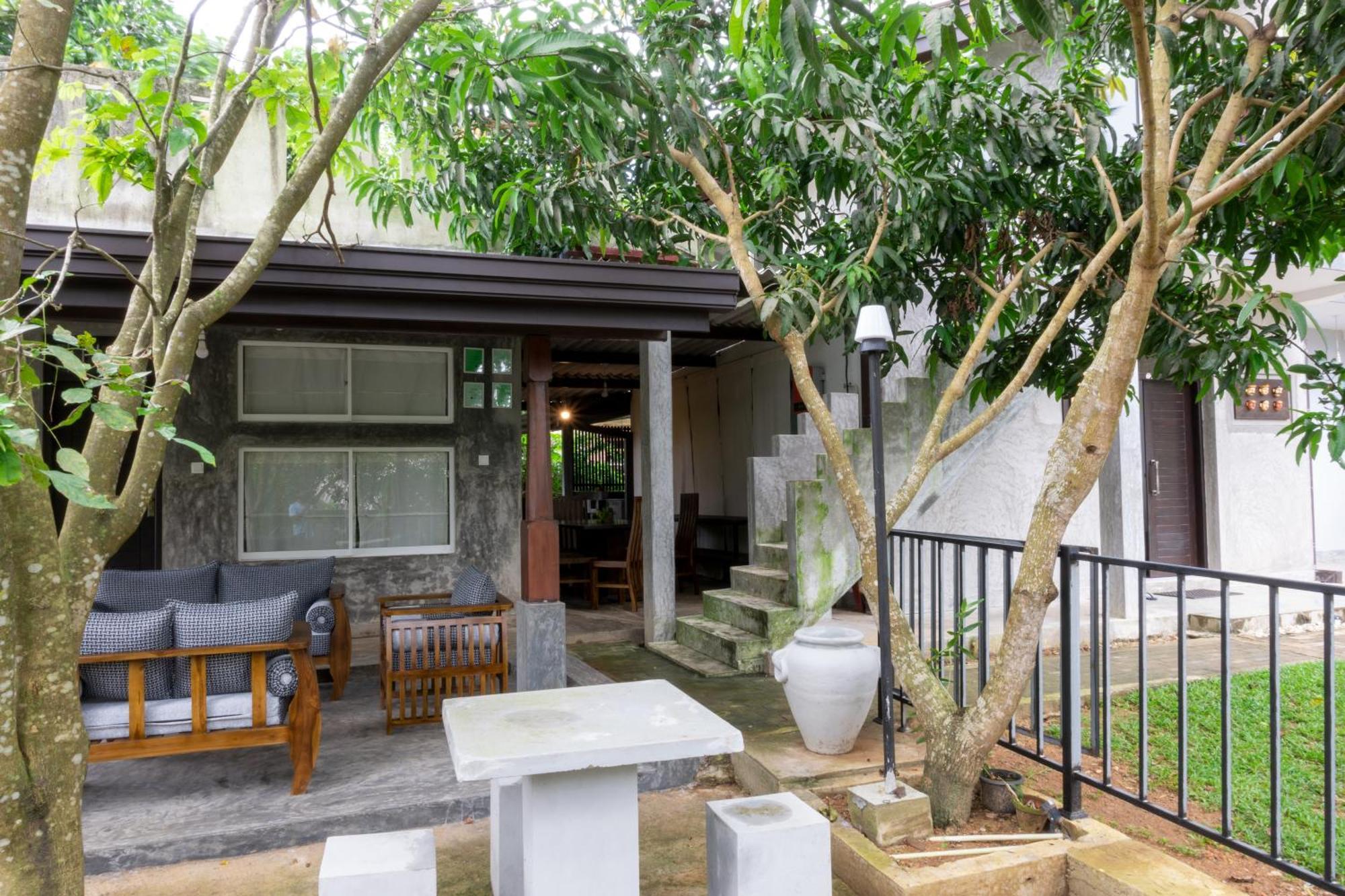 Dollyz Home - Sri Lanka 安伯朗戈德 外观 照片